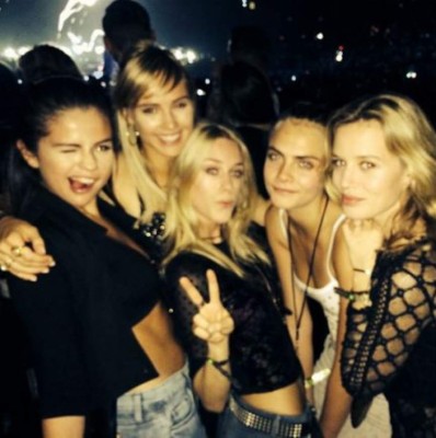 Selena Gomez tiene relación con Cara Delevingne