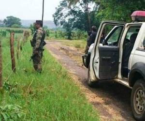 Pese a que la Fiscalía no precisó cómo murió Torres, los matutinos salvadoreños El Diario de Hoy y La Prensa Gráfica, que citan a la Policía, aseguran que el cuerpo del edil presenta 'un disparo con arma de fuego' en la cabeza.