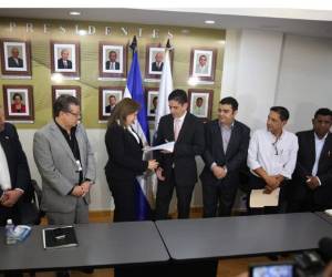 El Partido Nacional entregó el listado de los convencionales al TSE.