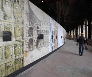 La muestra está dividida en 12 secciones, ordenadas cronológicamente e incluye unas 100 piezas.