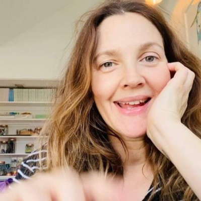 Drew Barrymore, la pelirroja 'Ángel de Charlie', con su cara lavada