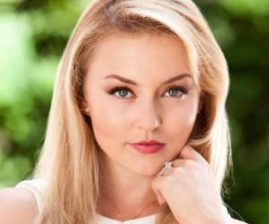 Angelique Boyer desea incursionar como cantante en el género grupero.