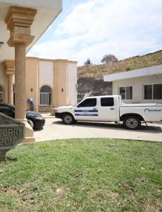 El complejo velatorio, que se viene construyendo y remodelando desde 2002-2006 por parte del Injupemp, nunca ha funcionado. Hasta en la placa escribieron mal el nombre de la institución.