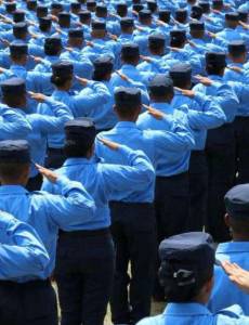 Unos 1,300 policías que fueron depurados entre los años 2016 al 2018 están exigiendo que los reintegren con todos sus derechos.