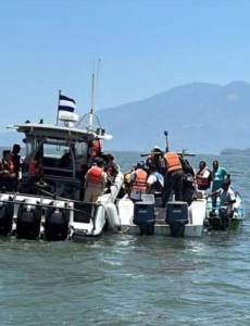 Miembros de la naval hondureña realizando patrullajes en el Golfo de Fonseca, donde se han vuelto comunes los incidentes con las patrulleras de la naval salvadoreña.