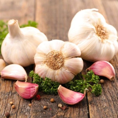 Combate, reduce y relaja: ¿cuáles son los beneficios de consumir ajo crudo?