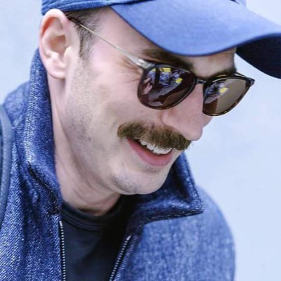 Los mejores memes de Chris Evans y su bigote que arrasan en las redes sociales