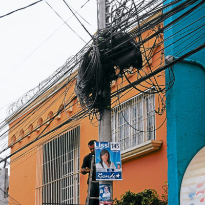 ENEE deja sin valor plazo para retirar maraña de cables