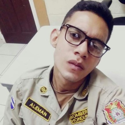 Bombero héroe: Sin plaza, sin salario y con el sueño de ser ingeniero civil (Fotos)