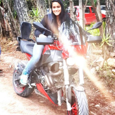 Michelle Bracamontes, la bella chica del clima en TV Azteca Honduras