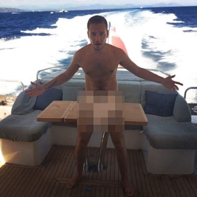 Liam, de one direction, se desnuda en la red