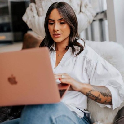 En imágenes: La vida de Julia Hennessy, la influencer que presintió su muerte