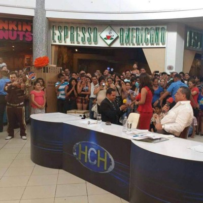 Periodista Ariela Cáceres a punto de convertirse en madre