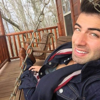 'Baby” el nuevo sencillo de Jencarlos llega al #1 en Centroamérica