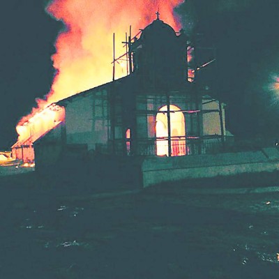 Incendio destruye histórica iglesia hondureña