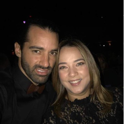 Critican a Adamari López por foto en traje de baño