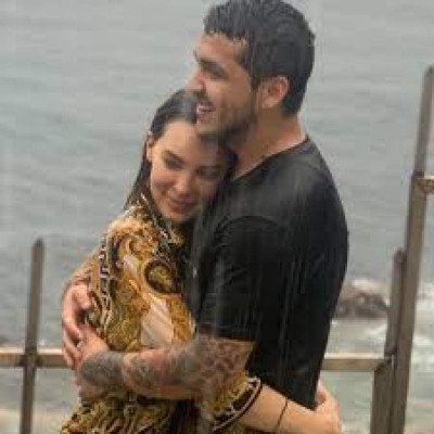 Las románticas fotos de Belinda y Christian a un mes de su romance