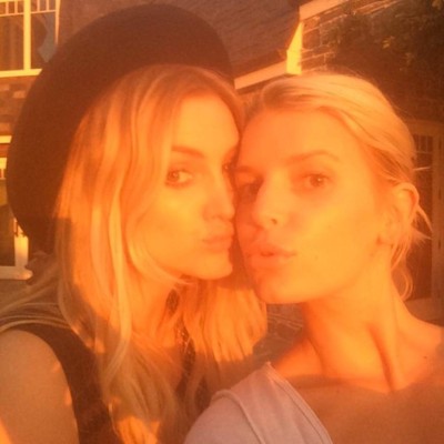 Jessica y Ashlee Simpson juntas en selfie