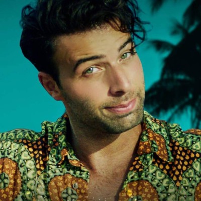 Jencarlos Canela cumple sueño a una abuelita