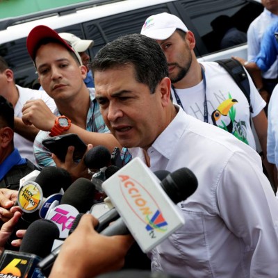 Gobierno de Honduras buscará firma para analizar tema de las tarjetas
