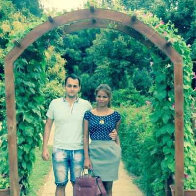 Multifacética bloguera hondureña brilla en Rumania