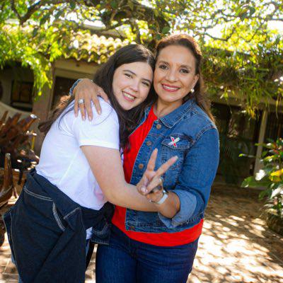 Irene Melara: “La niña que canta” y el apoyo incondicional de su abuela, Xiomara Castro