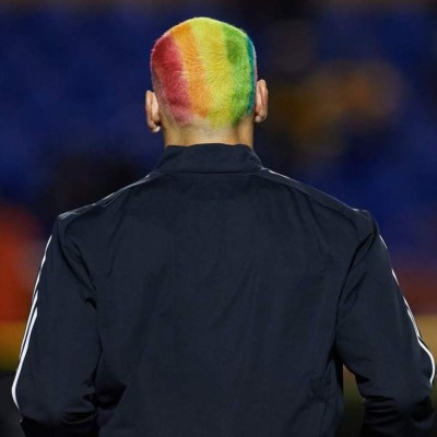 FOTOS: Portero de Tigres sorprende al teñirse el cabello en apoyo a la comunidad LGTBI