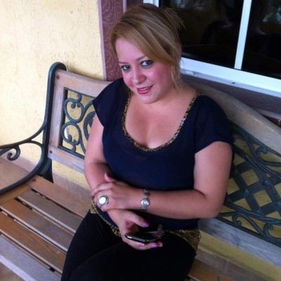 Estaba de luto y a punto de casarse: Doctora Karen Tábora, víctima de covid-19 (FOTOS)