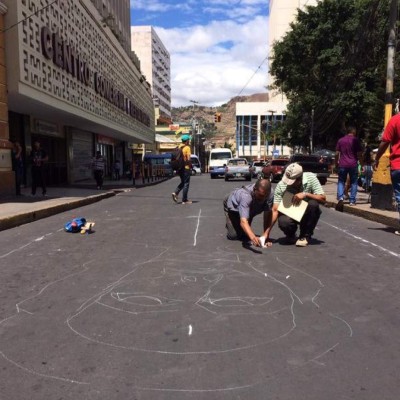 Inicia elaboración de alfombras en Tegucigalpa
