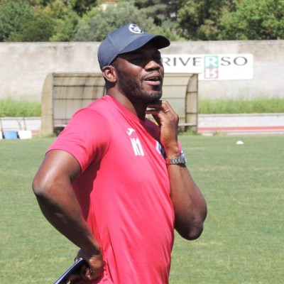 Así fue el primer entrenamiento de David Suazo con el Carbonia de Italia