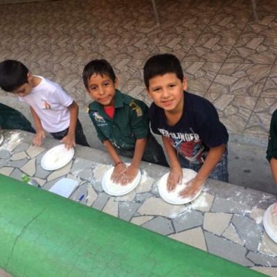 Pequeños entregados al servicio de la Patria y el auxilio de los capitalinos