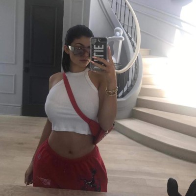 Fotos: Kylie Jenner reaviva rumores de embarazo