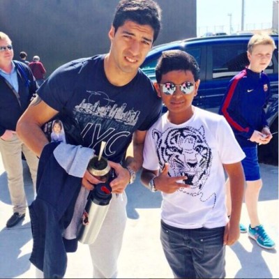 El niño millonario de Dubai que presume fotos con famosos