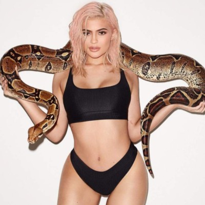 Fotos muestran que Kylie Jenner destronó a Kim Kardashian como la más sexi del clan