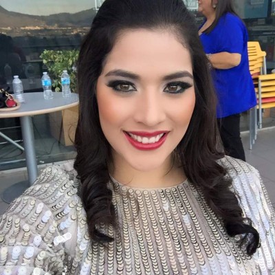 Carolina Lanza anuncia su compromiso como noticia de ''último momento''&nbsp;&nbsp;