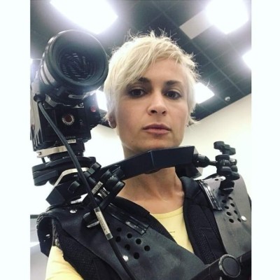 Ella era Halyna Hutchins, estrella de la fotografía que Alec Baldwin mató por accidente