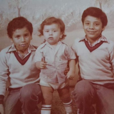 Un recuerdo familiar de Gustavo Vallecillo cuando era un pequeñin.