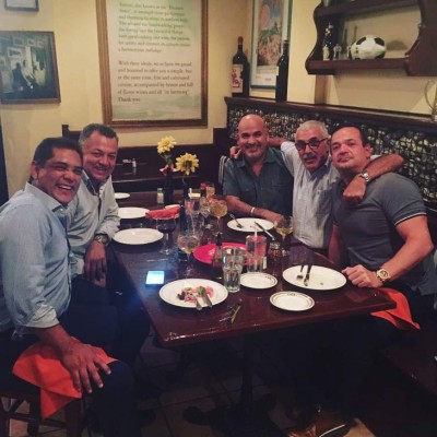 Hondureño en Estados Unidos inició como valet parking y acabó siendo dueño de su restaurante Spritz Pizzeria