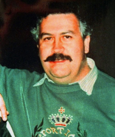 El crimen de dos socios, caótica fuga y una llamada: los datos de la muerte de Pablo Escobar