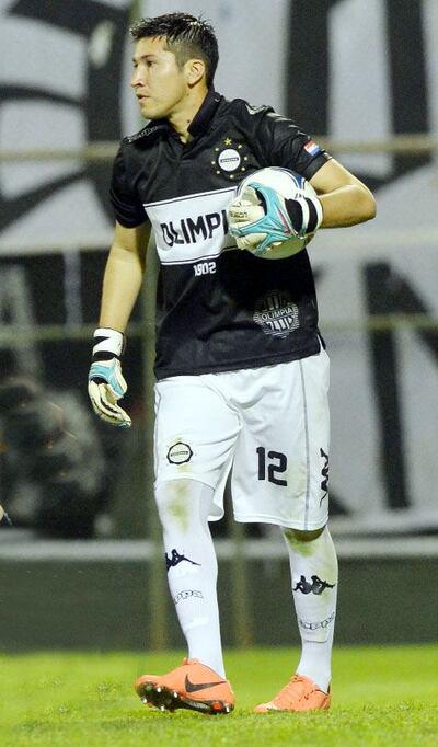 Exfutbolista se entrega a la justicia tras acusaciones de presunto narcotráfico