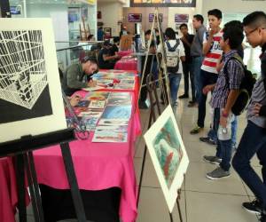 Los trabajos están elaborados en diversas técnicas como tinta china, acuarela y acrílico.
