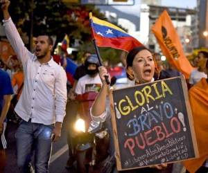 Las movilizaciones son consideradas por la MUD su principal arma de presión para la consulta destinada a sacar del poder a Maduro, elegido por seis años hasta 2019, y quien considera 'inviable' el mecanismo.