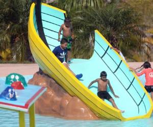 Aqua Splash le ofrece distintos juegos acuáticos para chicos y grandes.