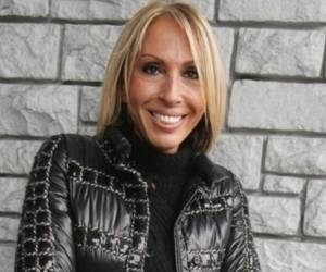 Controvertida peruana Laura Bozzo anuncia pausa para renovar su programa de TV.