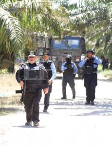 Momentos de terror vivieron campesinos al ser atacados por delincuentes, quienes mataron a 19 personas. Los cuerpos quedaron tirados en una pequeña iglesia y otros en medio de las plantaciones.