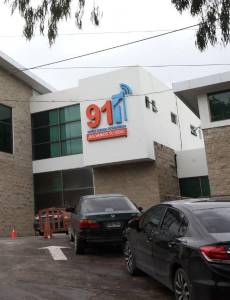 Los empleados del Sistema Nacional de Emergencias 911 esperan saber si serán despedidos sin reconocimiento de sus derechos o si obtendrán permanencia.