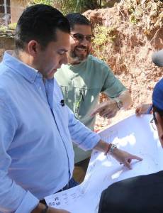 El alcalde Juan Diego Zelaya insiste en construir cinco represas para la capital, pese a que en una zona los grupos indígenas se oponen.