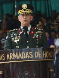 El general de brigada, Héctor Benjamín Valerio Ardón, a sus 55 años de edad asumió este jueves en el cargo como nuevo jefe del Estado Mayor Conjunto (EMC) de las Fuerzas Armadas (FF AA).