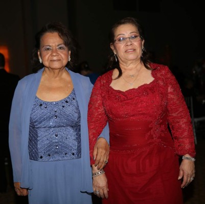 Esposos forman alianza de amor para siempre