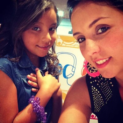 Ella es la guapa esposa del cantante cristiano Alex Campos